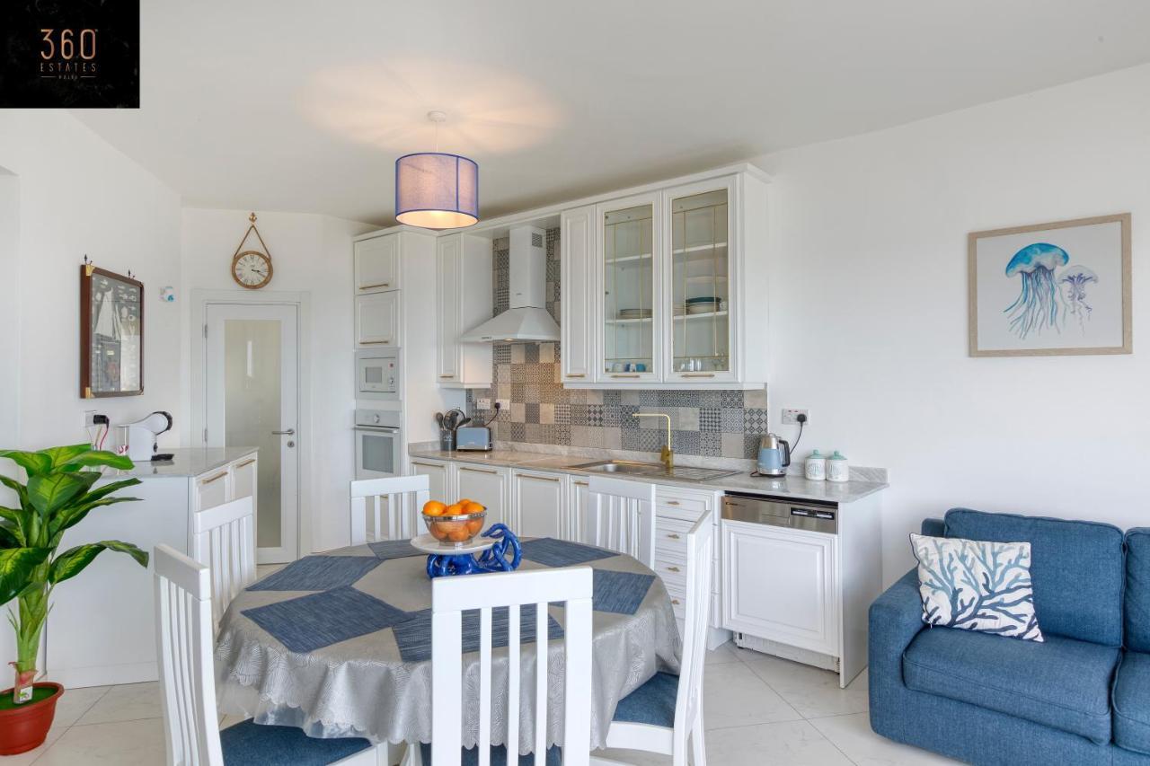 Seafront With Beautiful Views & Outdoor By 360 Estates Apartment *