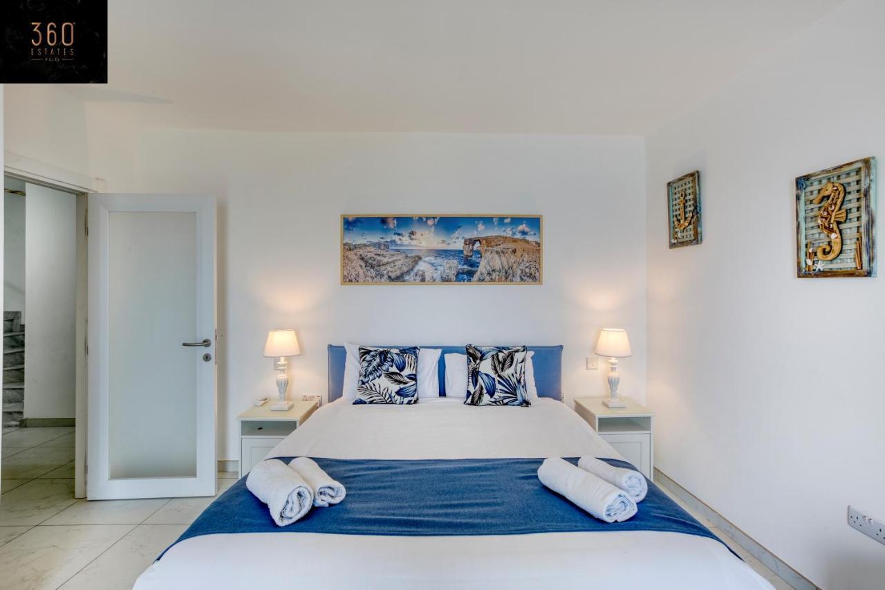 Seafront With Beautiful Views & Outdoor By 360 Estates St. Paul's Bay