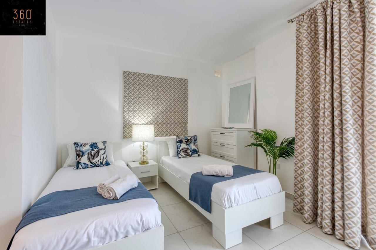 Seafront With Beautiful Views & Outdoor By 360 Estates St. Paul's Bay