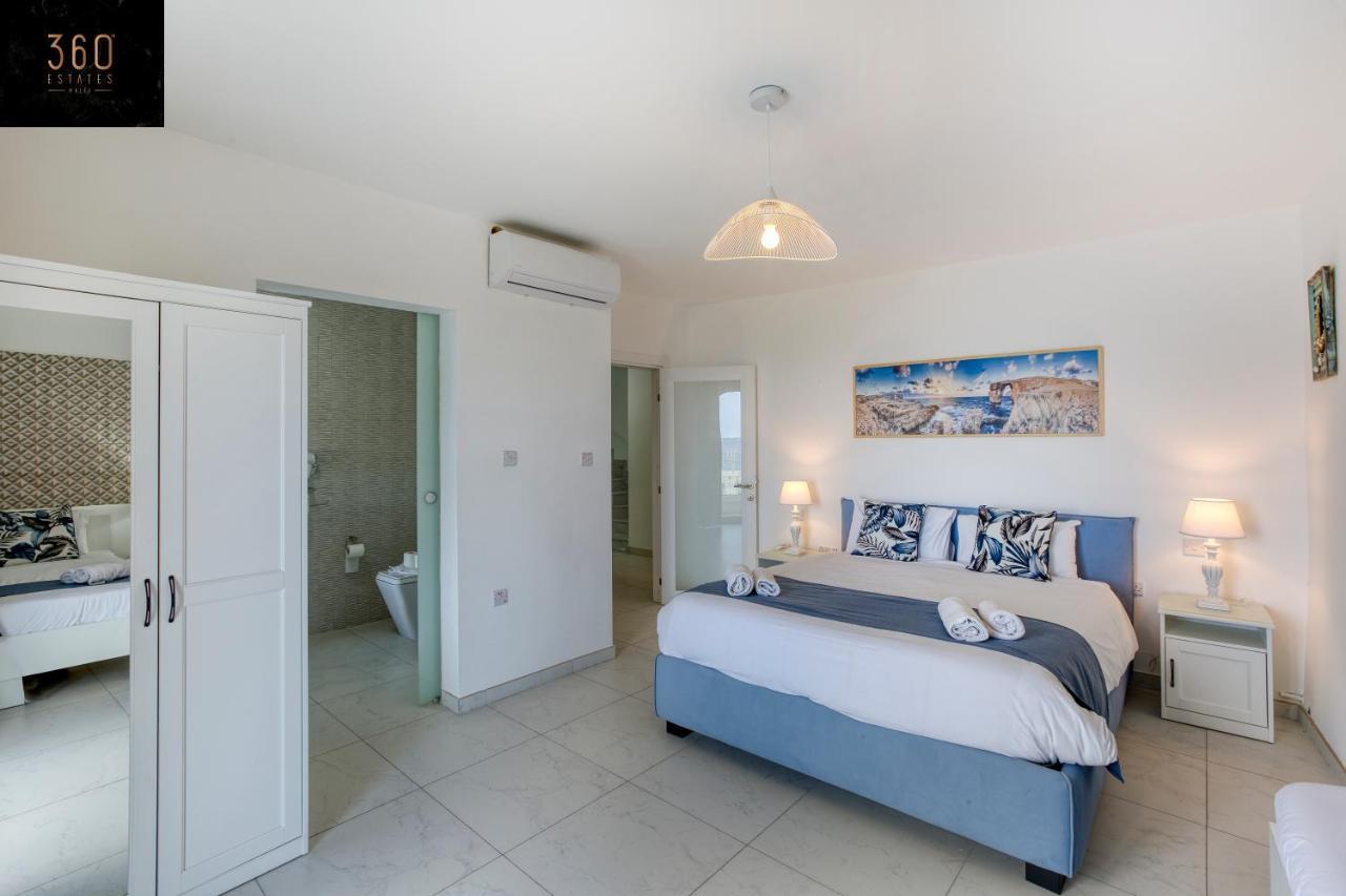 Apartment Seafront With Beautiful Views & Outdoor By 360 Estates St. Paul's Bay