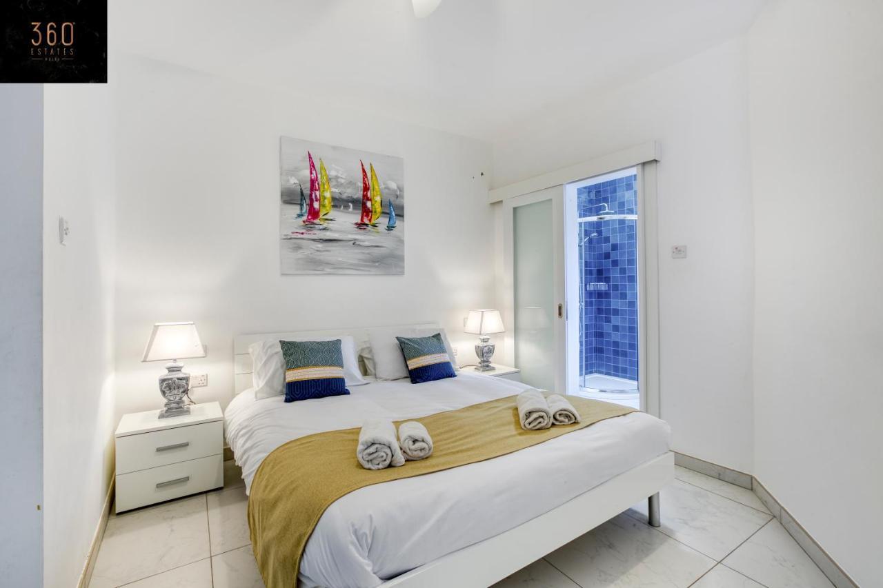 Apartment Seafront With Beautiful Views & Outdoor By 360 Estates