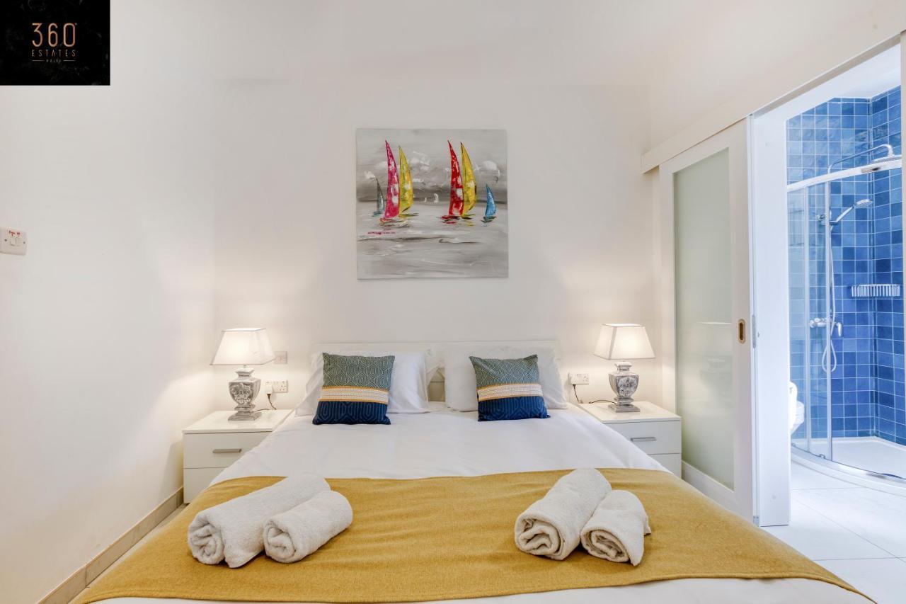 Apartment Seafront With Beautiful Views & Outdoor By 360 Estates